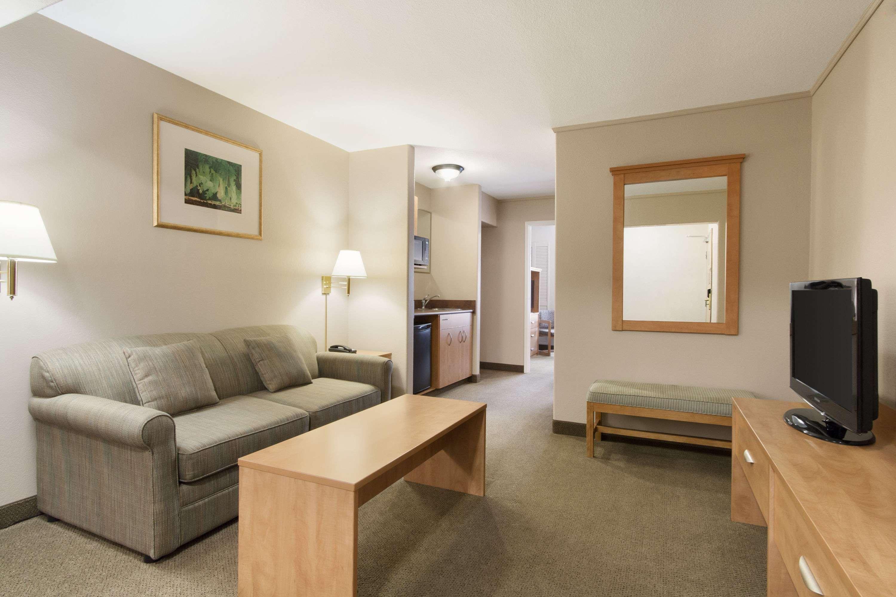 Days Inn & Suites By Wyndham Thunder Bay Buitenkant foto