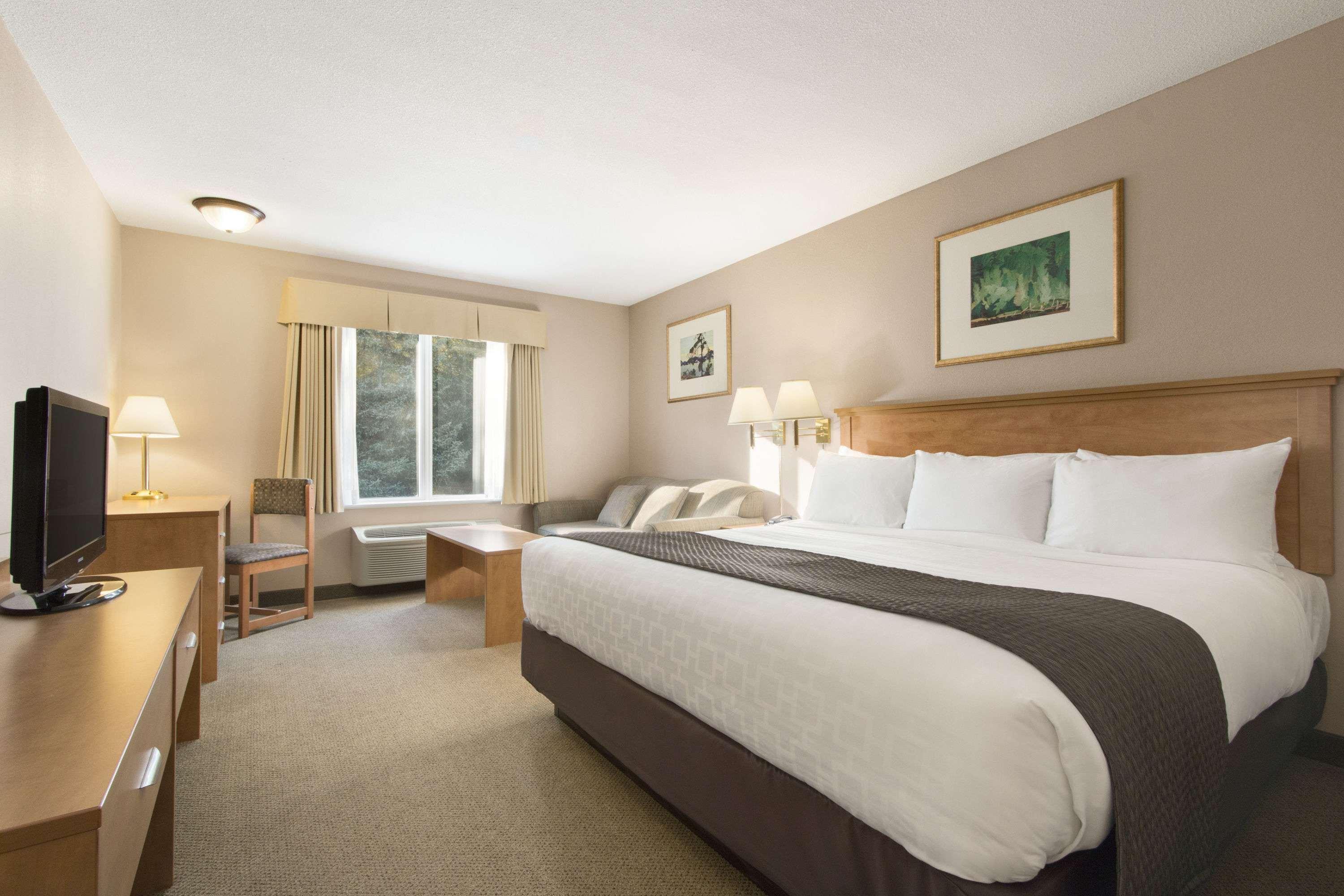 Days Inn & Suites By Wyndham Thunder Bay Buitenkant foto