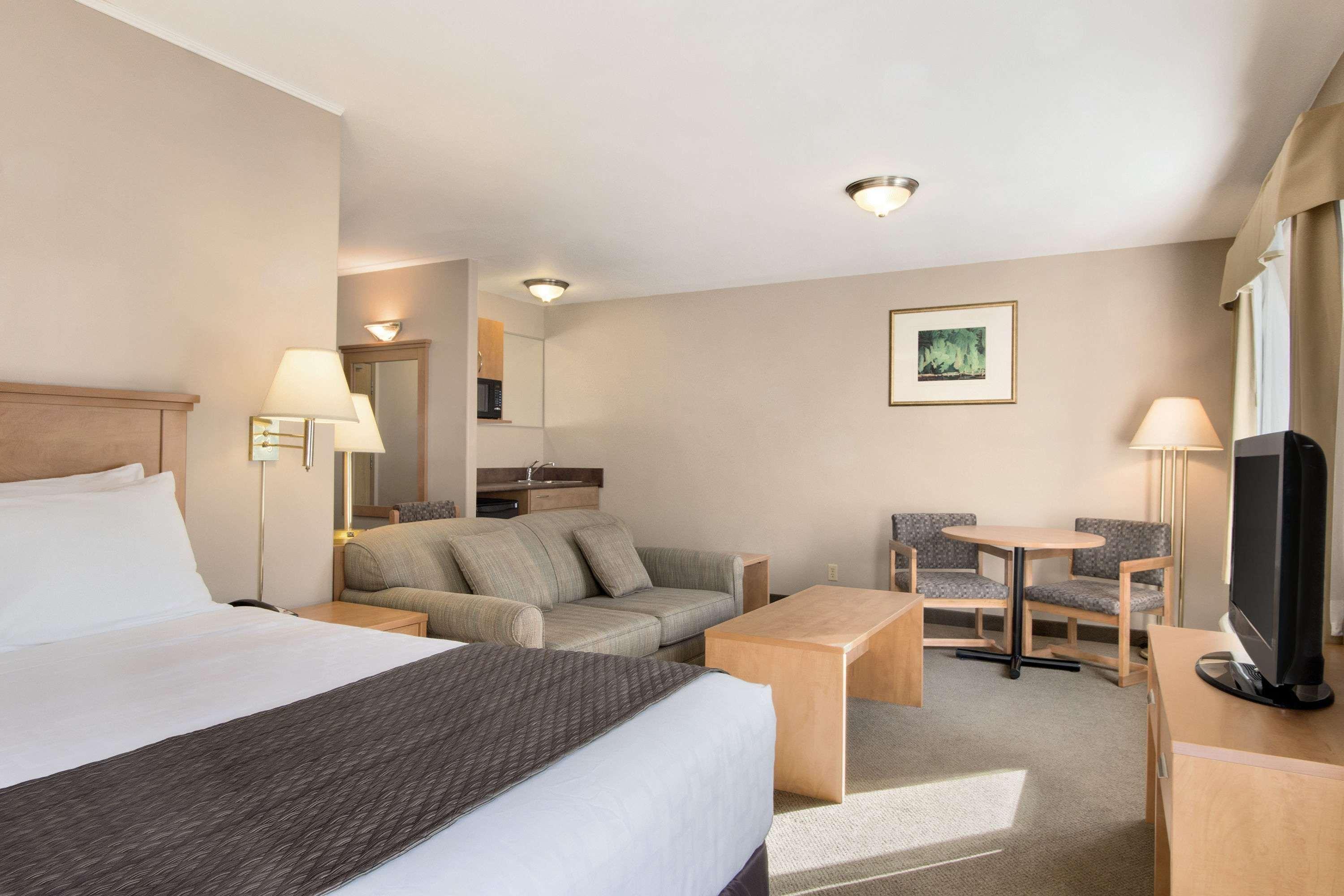 Days Inn & Suites By Wyndham Thunder Bay Buitenkant foto