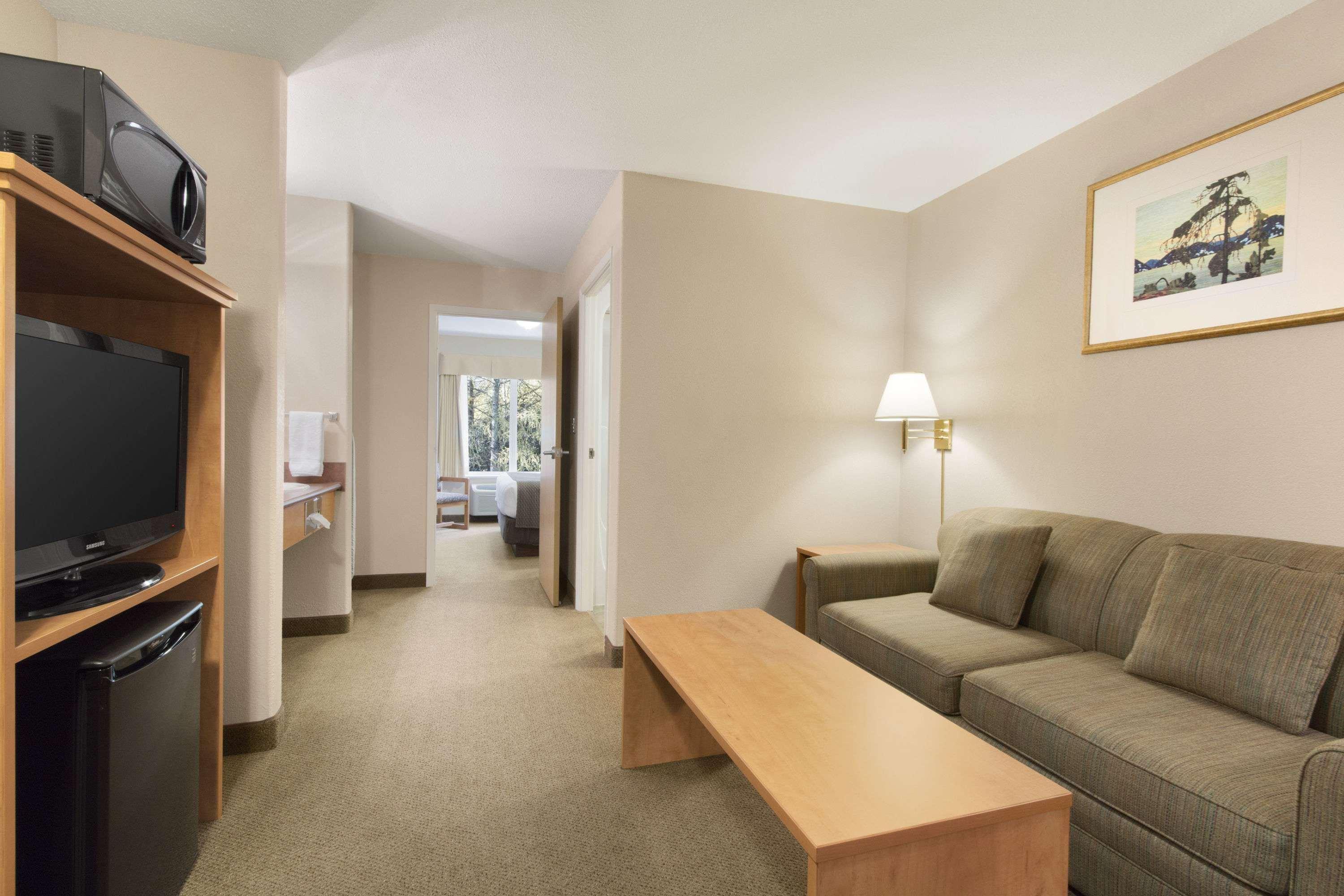 Days Inn & Suites By Wyndham Thunder Bay Buitenkant foto