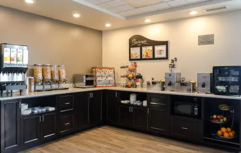 Days Inn & Suites By Wyndham Thunder Bay Buitenkant foto