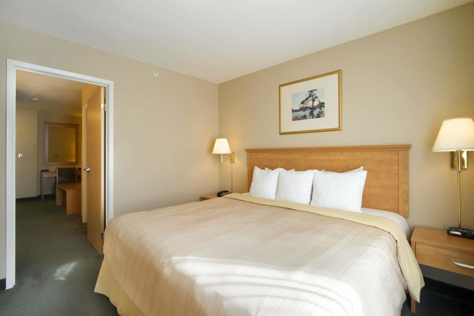 Days Inn & Suites By Wyndham Thunder Bay Buitenkant foto